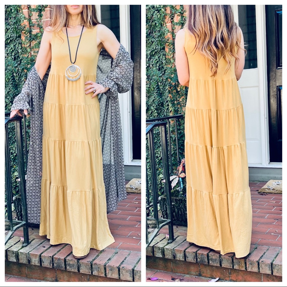 12 Bright light and breezy sleeveless tiered maxi dress - Picture 2 of 10